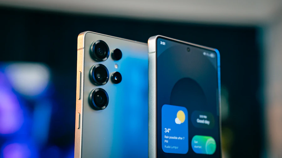 Ilustrasi antarmuka AI di layar smartphone Samsung yang personal