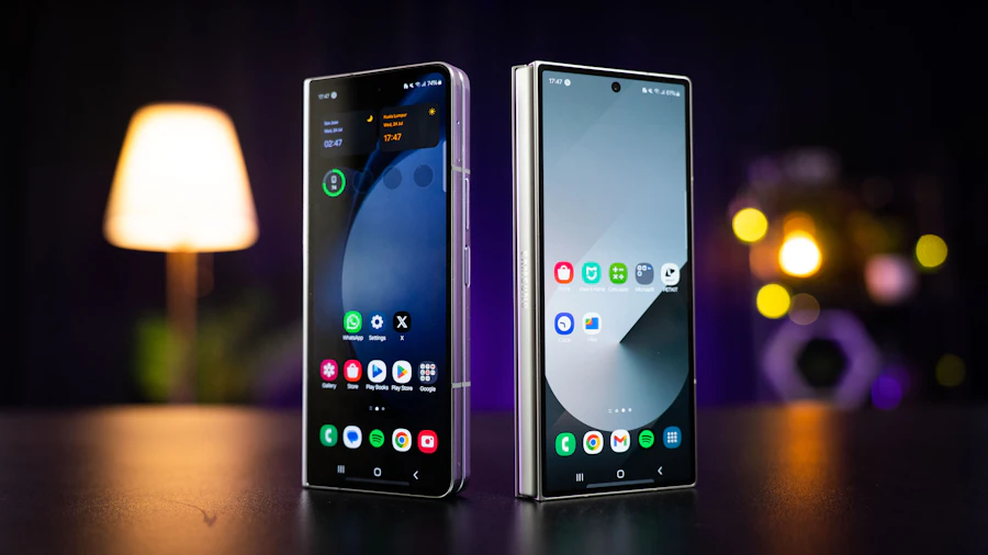 Ilustrasi Samsung Galaxy Z Fold8 menampilkan layar lipat yang lebih rata.