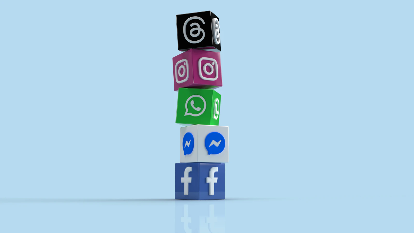Instagram & Facebook down sore ini, ribuan pengguna kena imbas