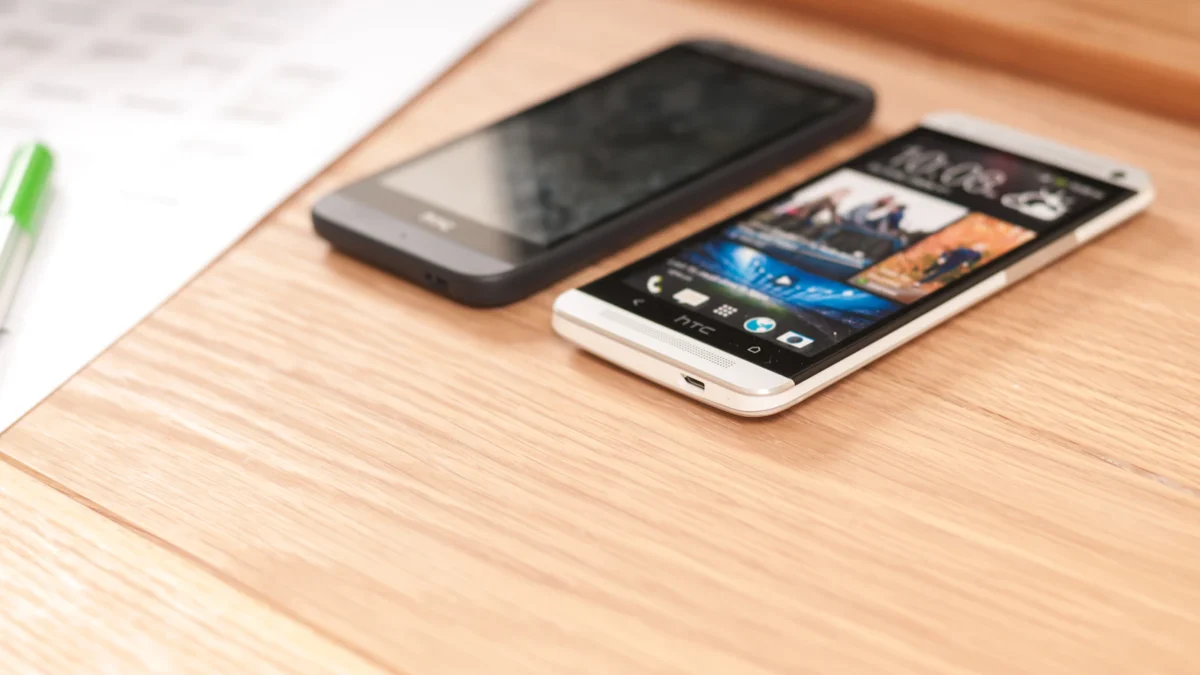 Hp Android Murah vs iPhone Bekas: Mana yang Lebih Worth It di 2026?