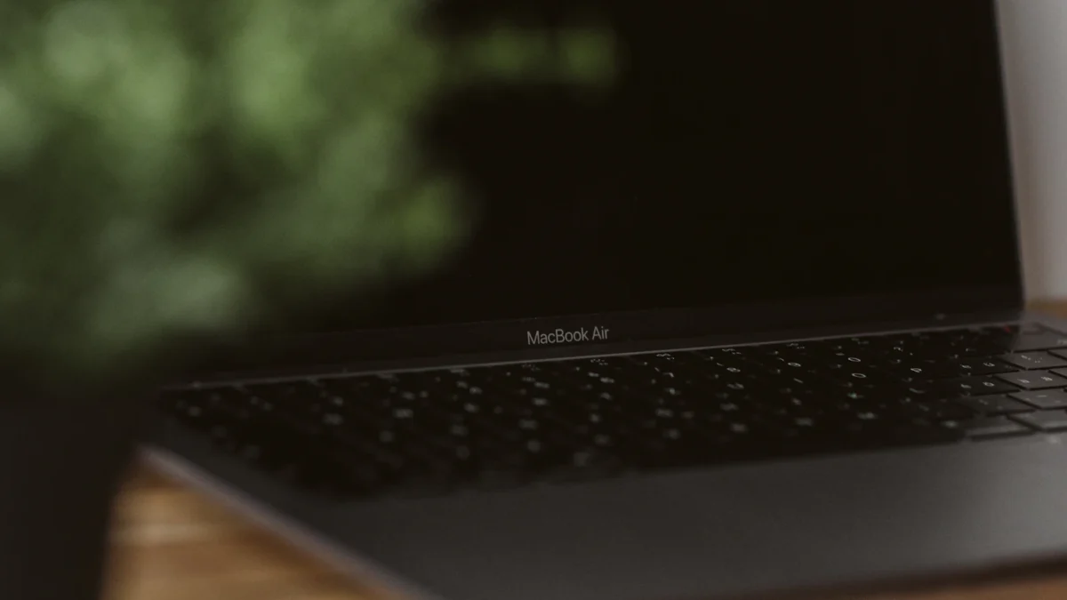MacBook Air langka gara-gara krisis RAM, konsumen harus antre panjang