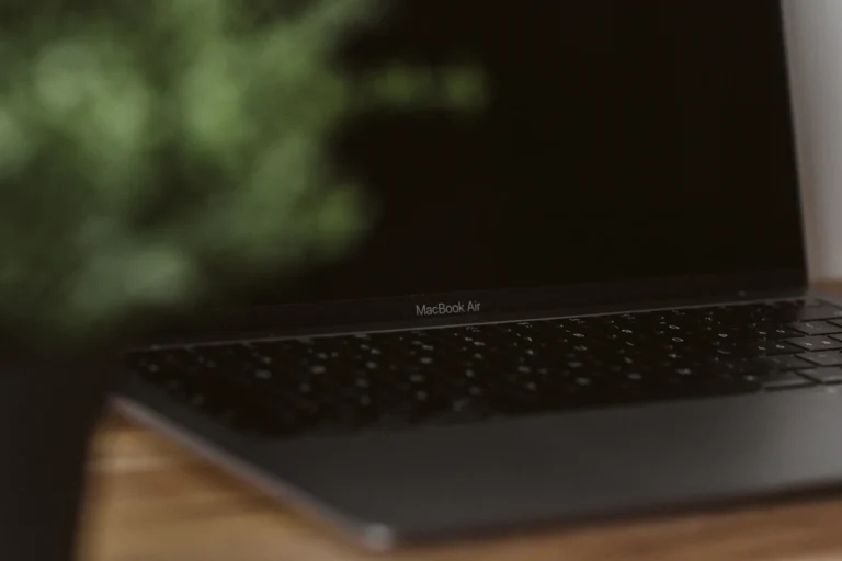 MacBook Air langka gara-gara krisis RAM, konsumen harus antre panjang