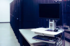 VM vs Container, Sebenarnya Apa Bedanya?