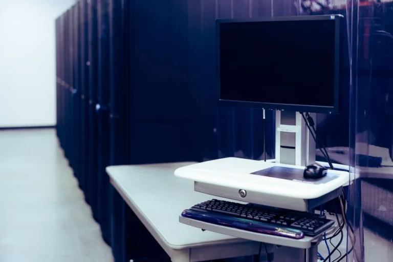 VM vs Container, Sebenarnya Apa Bedanya?