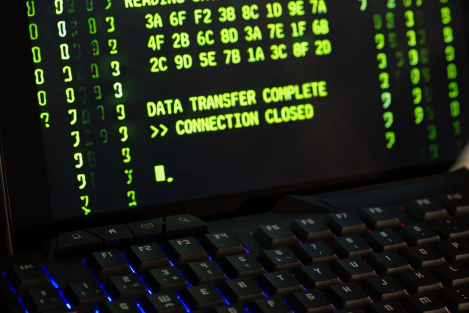 Ilustrasi antarmuka software antivirus yang modern.