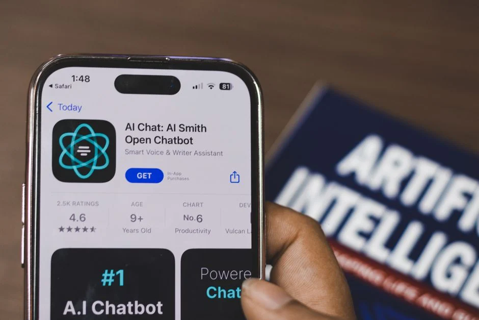Vellum membantu mengelola tugas harian dan interaksi di berbagai platform.