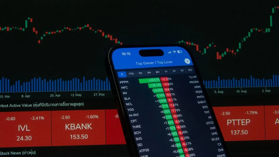 Ilustrasi grafik saham yang menunjukkan penurunan harga